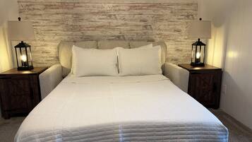 3 slaapkamers, een strijkplank/strijkijzer, gratis wifi, beddengoed