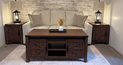 Cozy Retreat • Fireplace Loft •Walk to Park & Lake