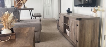 Cozy Retreat • Fireplace Loft •Walk to Park & Lake