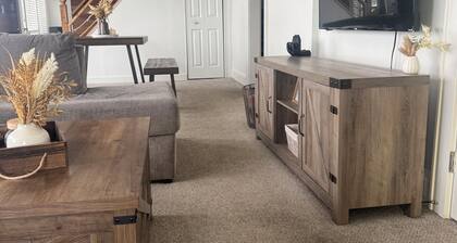 Cozy Retreat • Fireplace Loft •Walk to Park & Lake