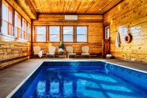 Piscine intérieure, piscine chauffée