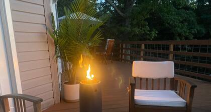 Lakefront Fun! Cabin With Huge Dock on the Lake, Pet Friendly, No cleaning fee!