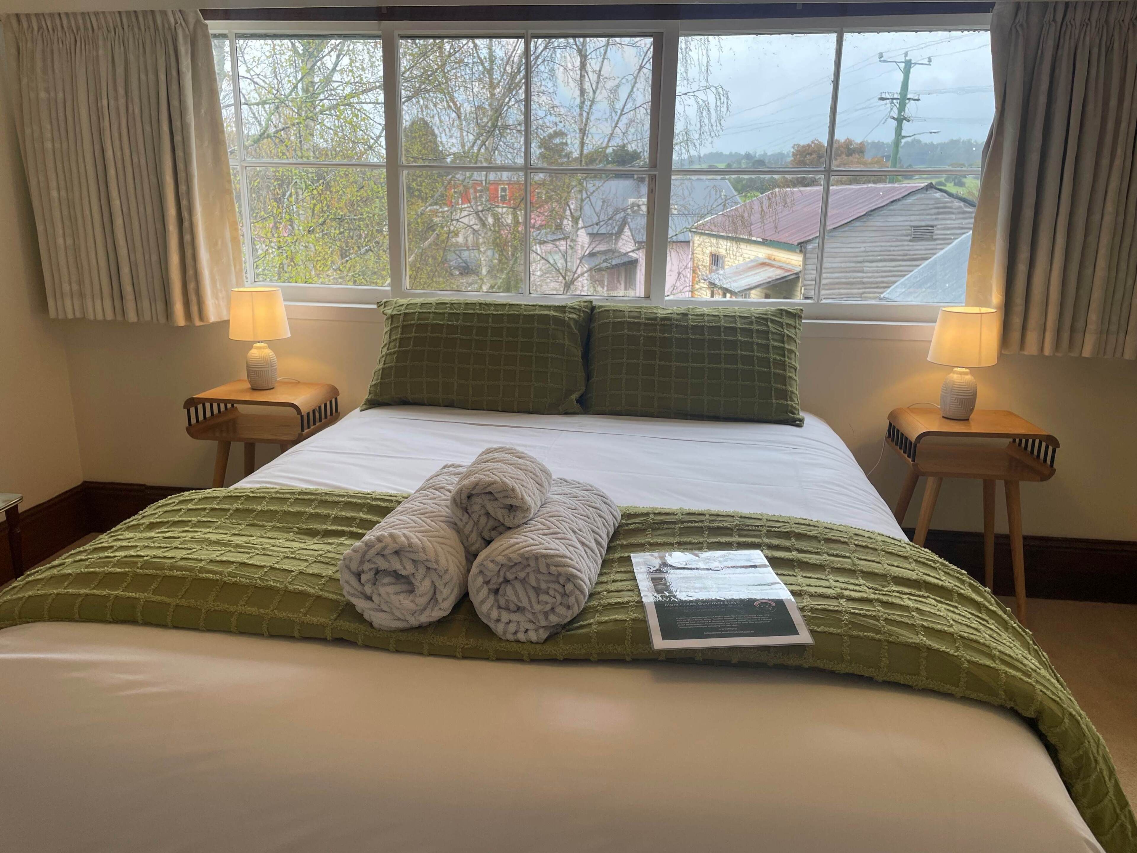 Laptop workspace, iron/ironing board, free WiFi