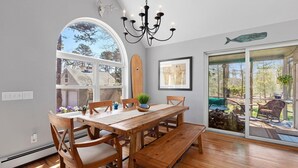 Unclassified image, 4 of 16, button - Hamptons Haven (East Hampton)