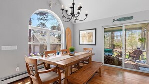 House, Multiple Beds (Hamptons Haven) | Dining