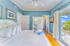 4 bedrooms, Internet - Top' Sea Turvy - Private Pool, 5 Minutes To Beach, Tennis & Pickleball Court! (St. George Island)