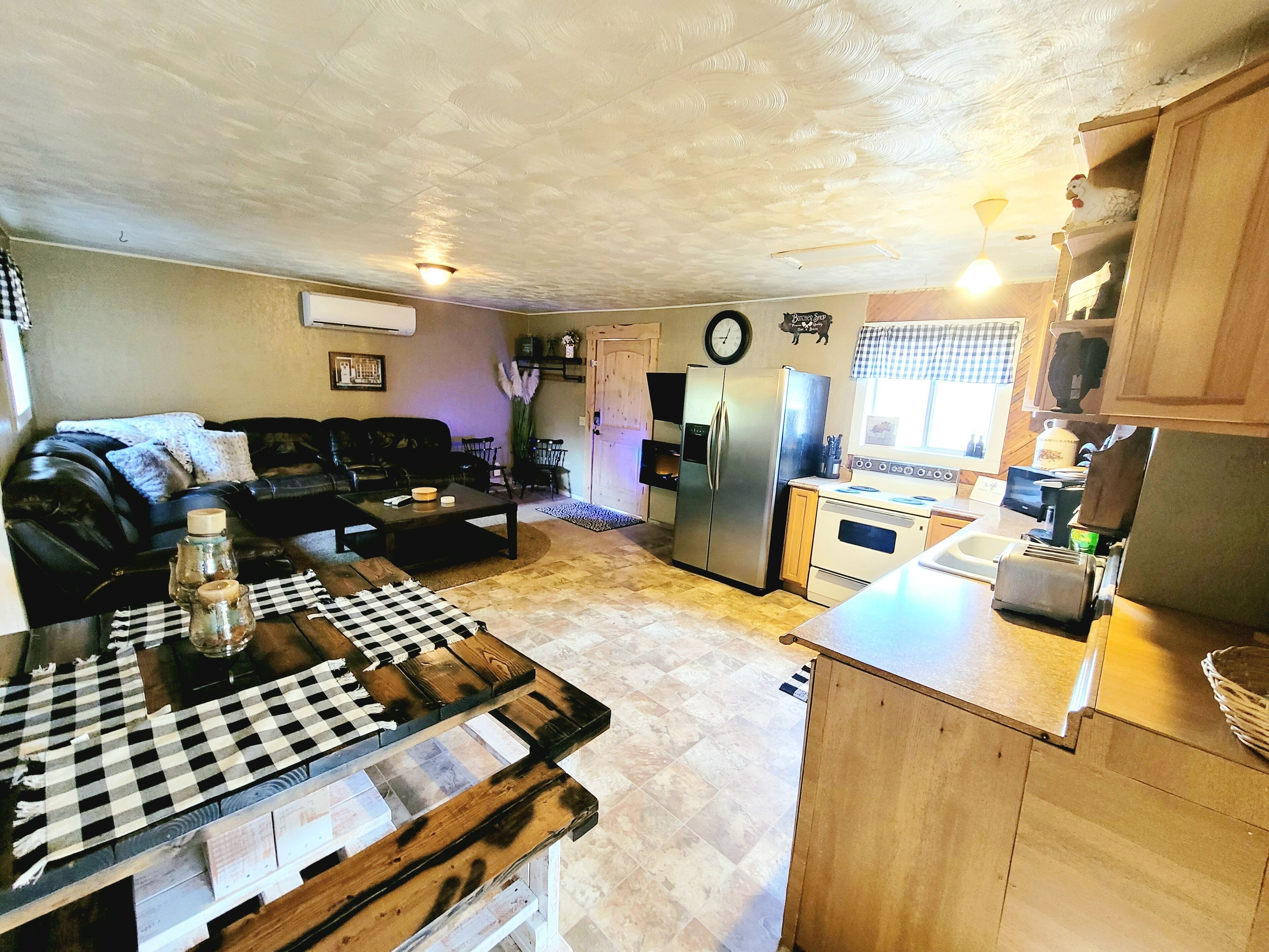 Rustic Farm-Style Cabin in Cascade Idaho mountains