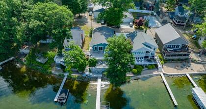 Luxurious Morrison Lakehouse w/ Hot Tub & Sunset Views