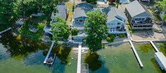 Luxurious Morrison Lakehouse w/ Hot Tub & Sunset Views
