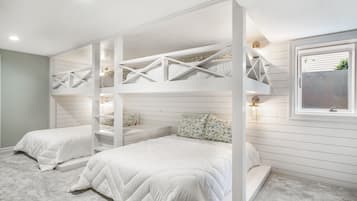 4 chambres, fer et planche à repasser, Wi-Fi gratuit, draps fournis