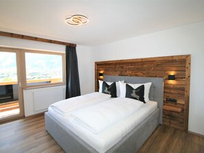 4 chambres, lit de bébé portatif, accès au Wi-Fi (inclus)
