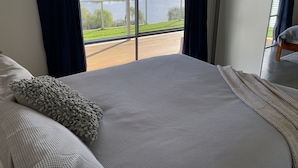 4 Schlafzimmer, Bügeleisen/Bügelbrett, WLAN, Bettwäsche
