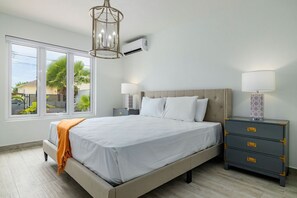 5 bedrooms, iron/ironing board, WiFi, bed sheets