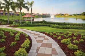 Property grounds - 5 miles to Disney/Private pool/great for family (Kissimmee)