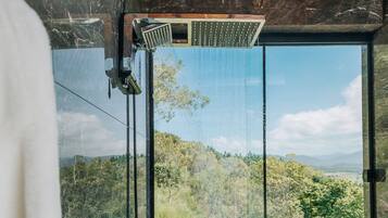 Premium Cabin | Bathroom shower