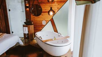 Private spa tub