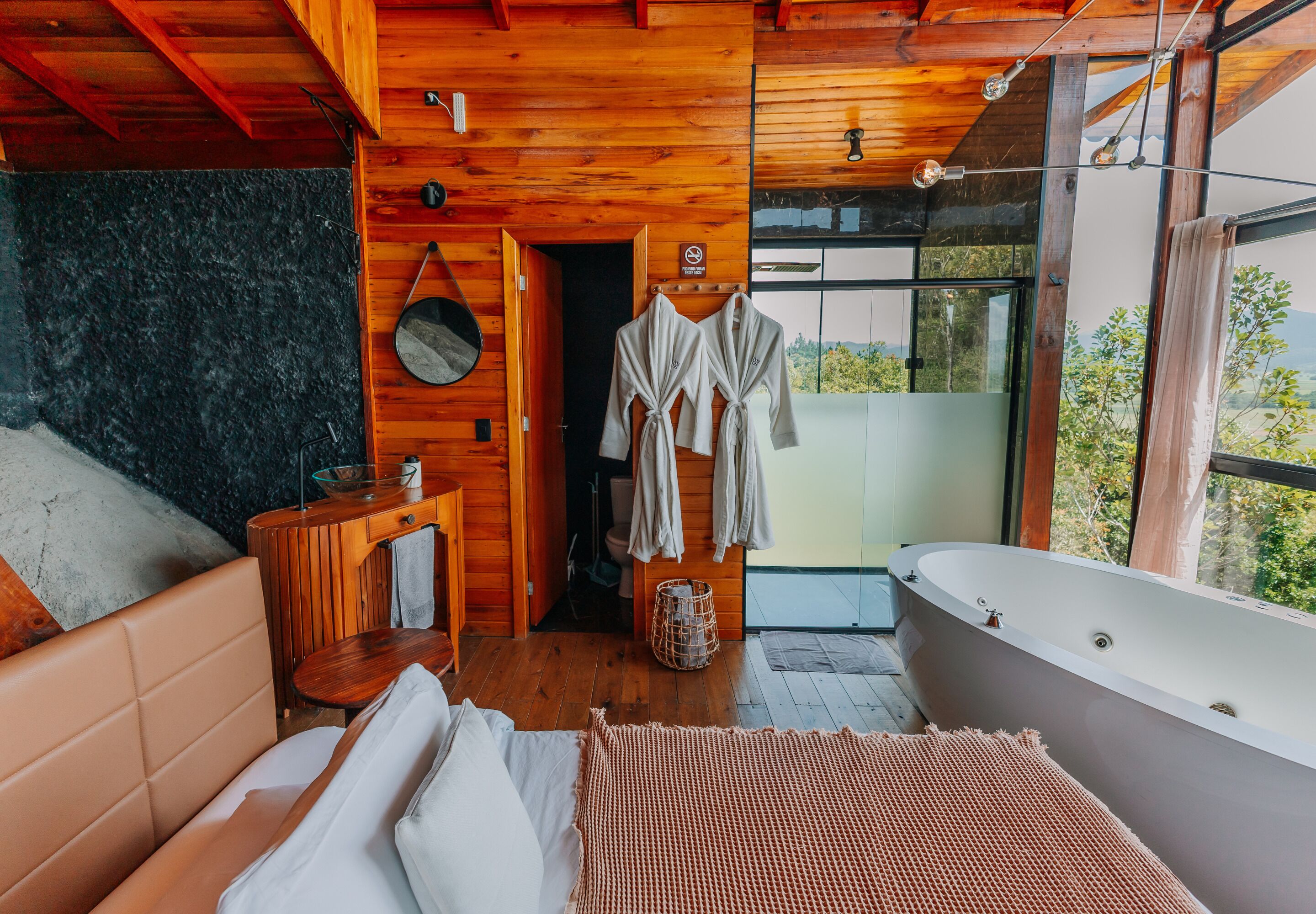 Cabaña Premium | Decoración individual, mobiliario individual, wifi gratis y ropa de cama