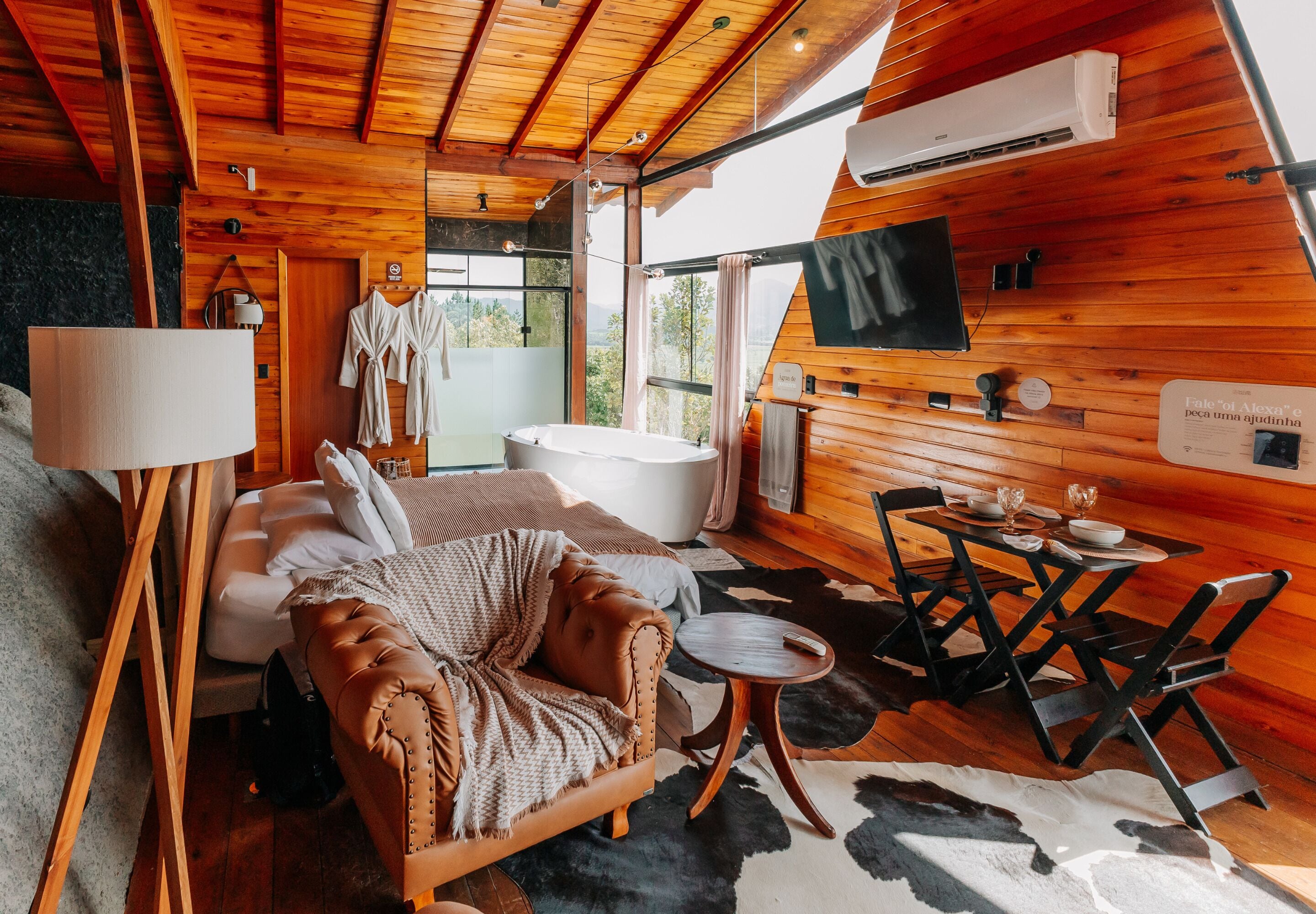 Premium Cabin | Individually decorated, individually furnished, free WiFi, bed sheets