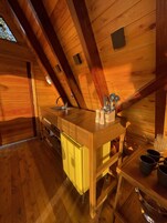 华丽小屋, 1 张大床, 山景 | 私人厨房 | 迷你冰箱、微波炉、厨具/餐具