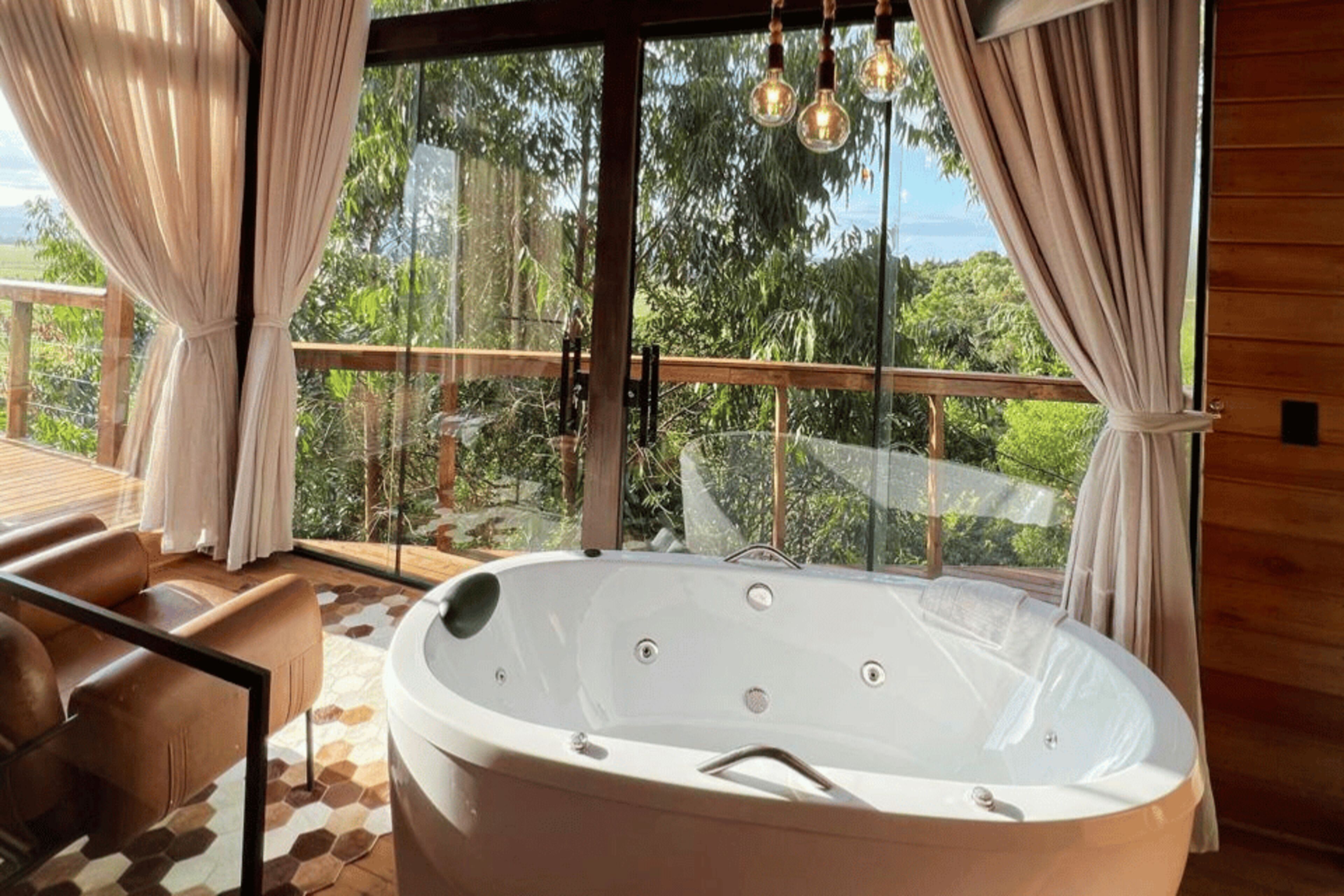 Private spa tub