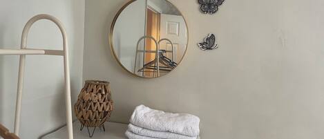 1 habitación, wifi y ropa de cama