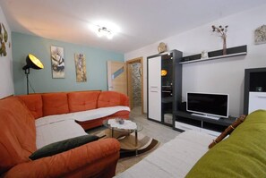 Télévision, chaîne hi-fi