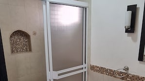 Basic Double Room | Bathroom - hotel del centro (Bocoyna)