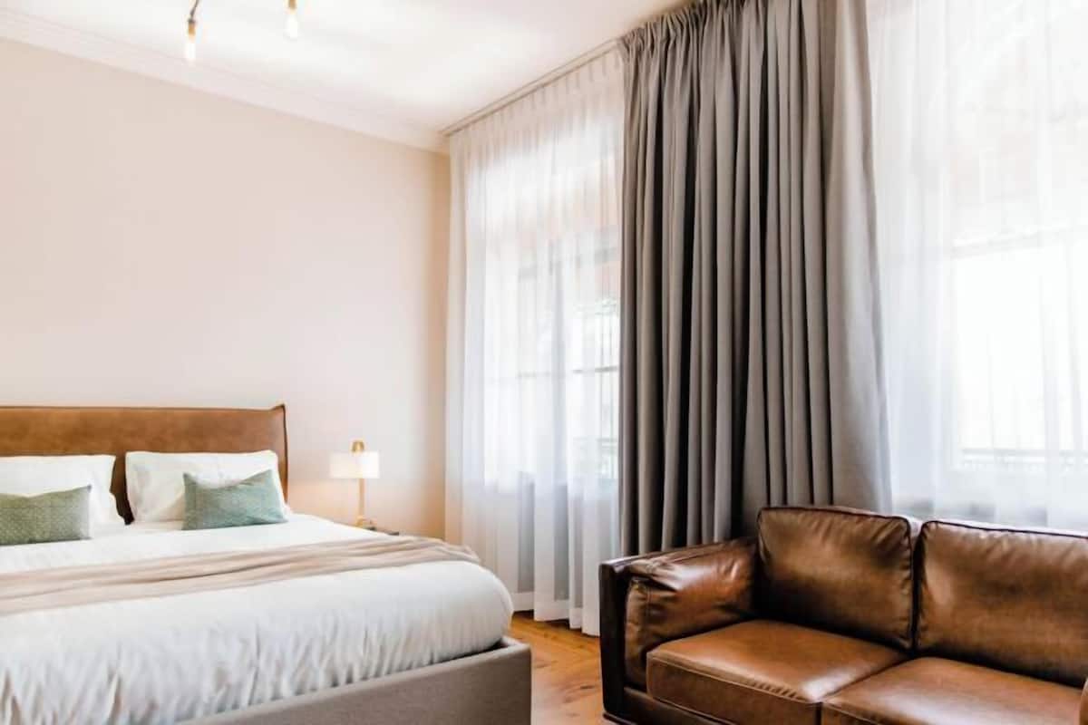 Premium bedding, blackout drapes, soundproofing, cribs (free)