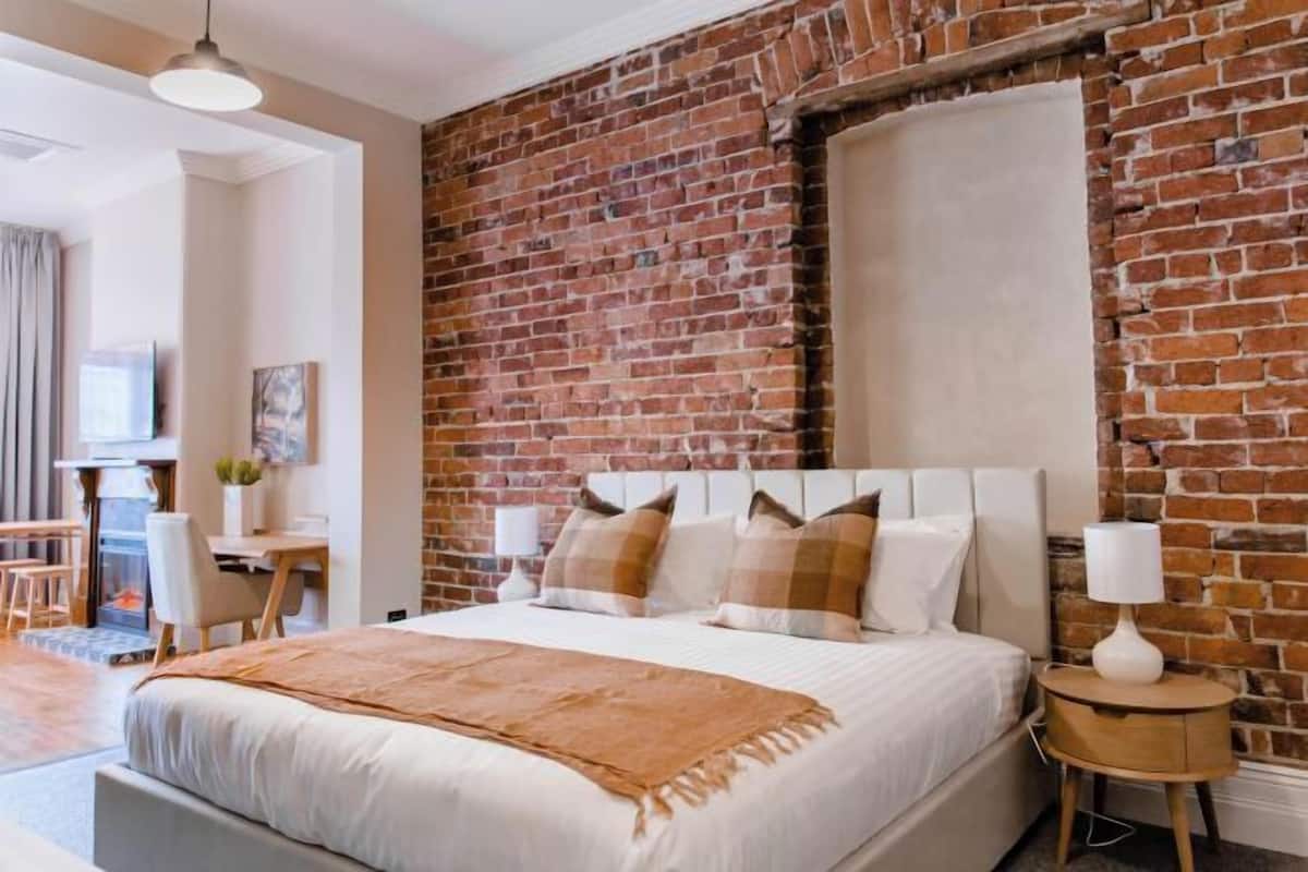 Premium bedding, blackout drapes, soundproofing, cribs (free)
