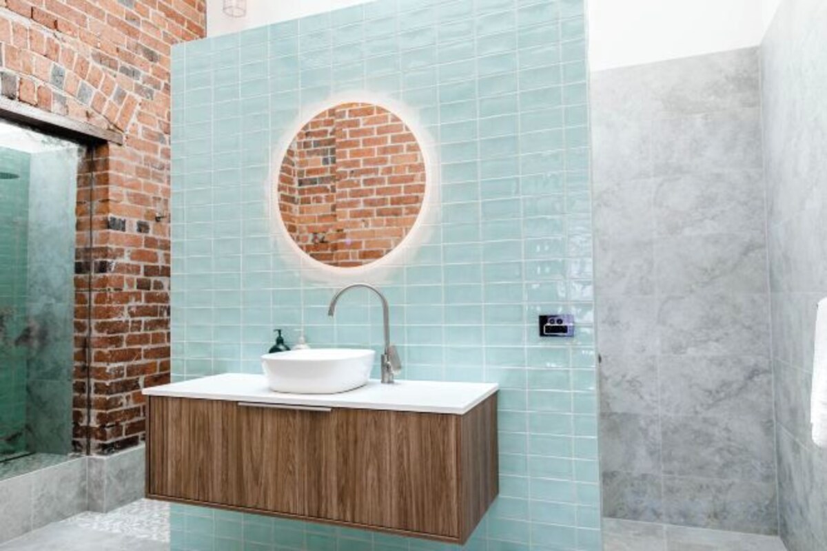 King Bath Deluxe Studio
