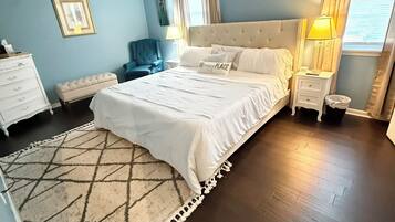 3 chambres, matelas mémoire de forme, bureau, fer et planche à repasser