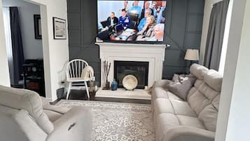 Smart TV, fireplace, stereo, computer monitors