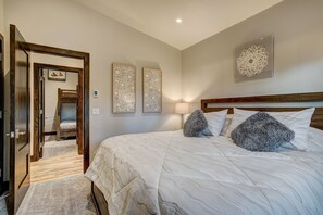 4 bedrooms, WiFi, bed sheets