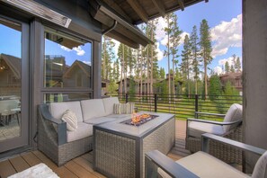 Property grounds - Gondola in/out at Nordic Retreat – WOW Views, Private Hot Tub, walk to Gondola! (Breckenridge)