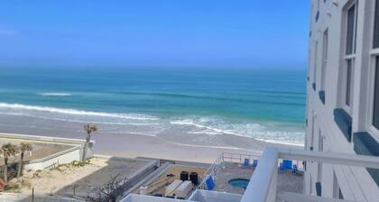 HUGE Beachfront Condo 3 Bed / 2 Bath - 5th Floor!