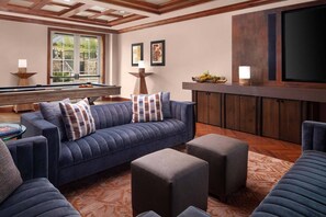 TV, fireplace, DVD player