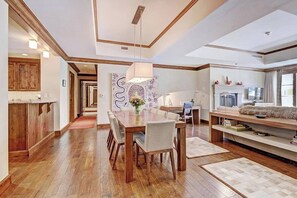 المنشأة م�ن الداخل