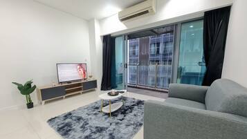 City Studio, City View | Ruang tamu | 40 inci sebuah televisyen pintar dengan digital, TV