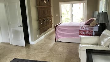 1 slaapkamer, een strijkplank/strijkijzer, gratis wifi, beddengoed