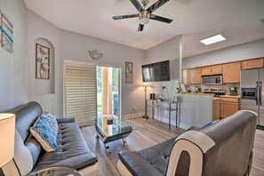 TV - 9 Mi to Disney: Sunny Resort Townhome w/ Patio! (Davenport)