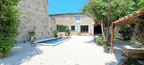Mazet en Provence / Piscine Chauffée* / Jardin Clos / Barbecue / 2-4 Personnes