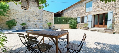 Mazet en Provence / Piscine Chauffée* / Jardin Clos / Barbecue / 2-4 Personnes