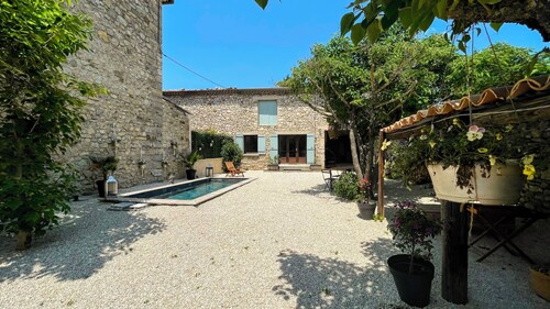 Le mazet Sainte-Jalle en Provence, heated swimming pool, enclosed garden, bbq
