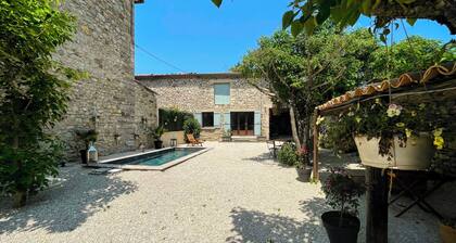 Le mazet Sainte-Jalle en Provence, heated swimming pool, enclosed garden, bbq