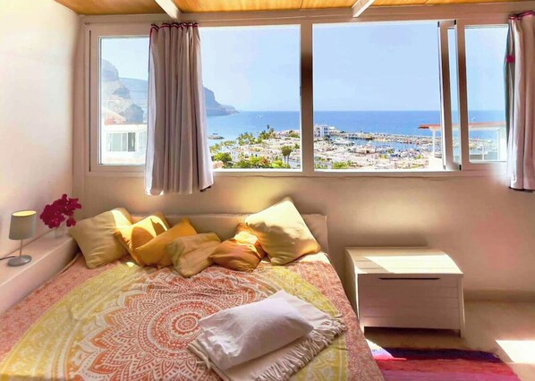 3 bedrooms, desk, iron/ironing board, cots/infant beds - Sunny roof apartment with sea view - 2 minutes from the beach (Lomo Quiebre)