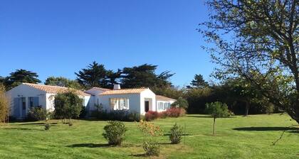 Beautiful very quiet house with large garden near sailing club