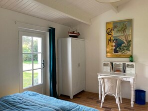 5 bedrooms, iron/ironing board, travel crib, free WiFi - Beautiful, quiet house with large garden near sailing club (L'Île-d'Yeu)