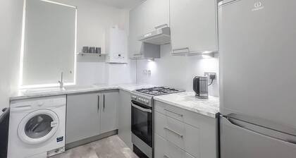 Stunning Luxury Apartment Near Motherwell