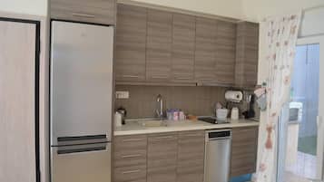 Căn hộ | Bếp riêng | Tủ lạnh, lò vi sóng, lò nướng, bếp nấu
