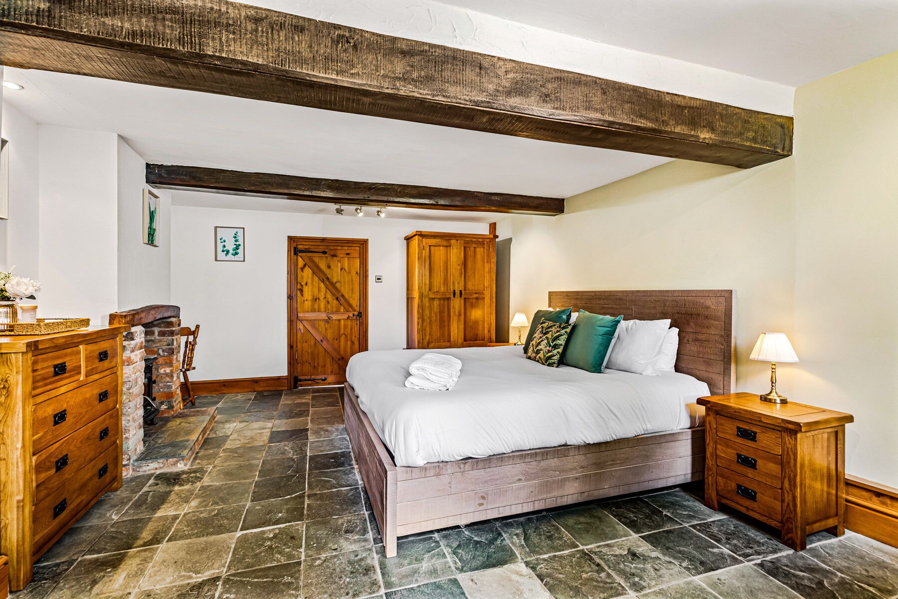 6 chambres, Wi-Fi, draps fournis